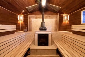 Ist eine Sauna ein Aufenthaltsraum? Innenraum einer Russischen Sauna